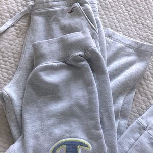 2 pairs of Men’s size Small sweatpants : Brands - Hollister and Champion